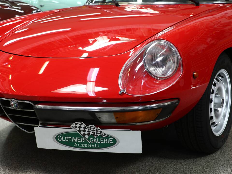 Afbeelding 4/37 van Alfa Romeo 2000 Spider Veloce (1979)