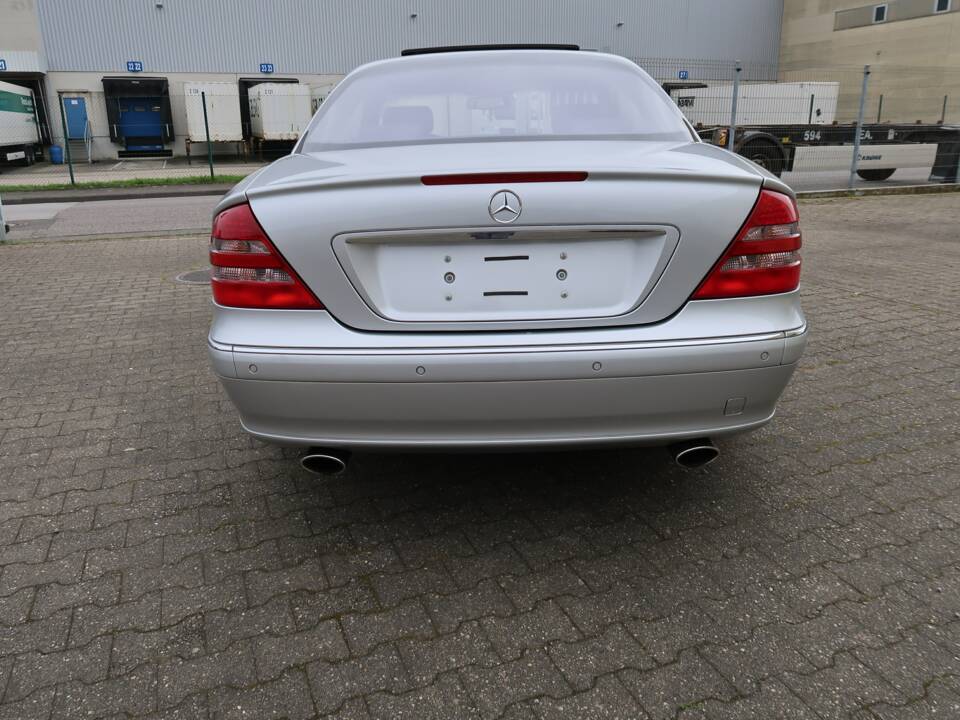 Image 13/14 of Mercedes-Benz CL 500 (2003)