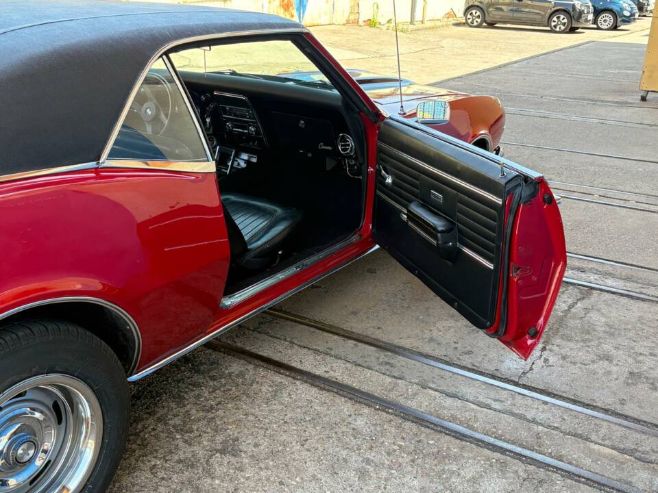 Image 15/19 of Chevrolet Camaro (1968)