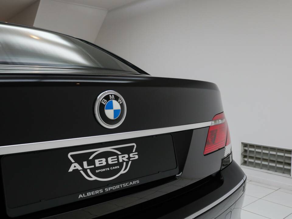 Bild 14/18 von BMW 760i (2005)