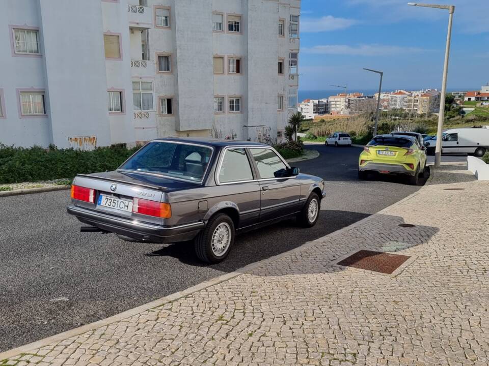 Image 46/100 of BMW 323i (1984)