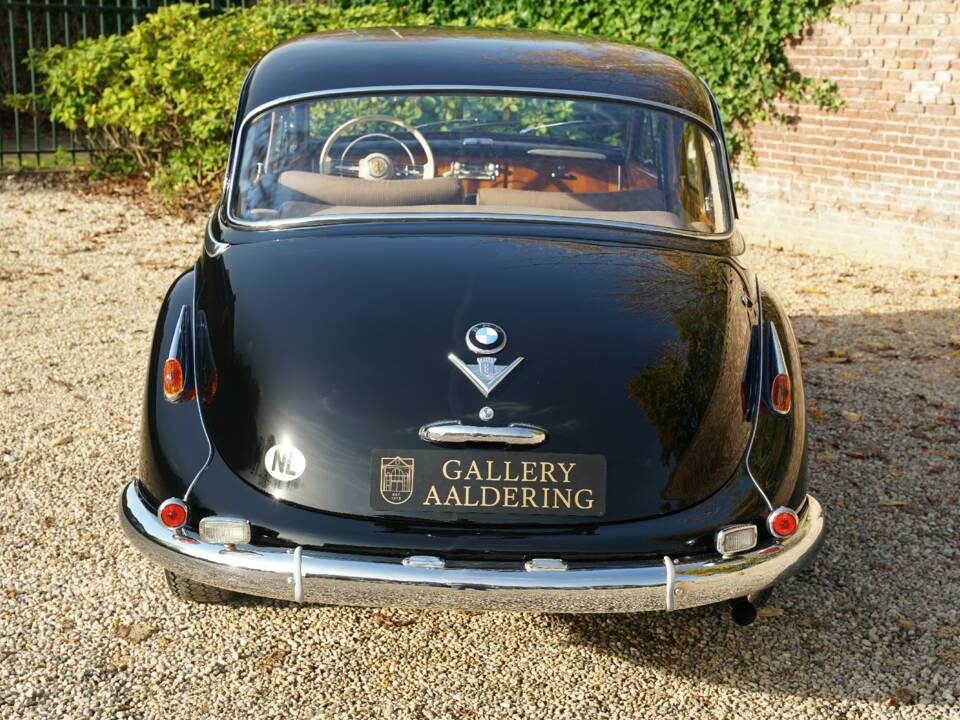 Afbeelding 17/50 van BMW 502 - 3.2 Litre (1958)