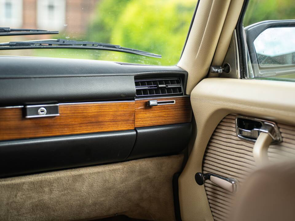 Image 34/81 of Mercedes-Benz 280 SE (1979)