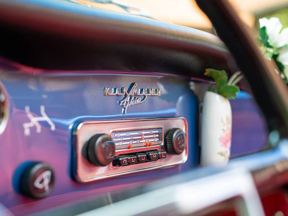 Image 23/36 of Volkswagen Karmann Ghia 1600 (1970)