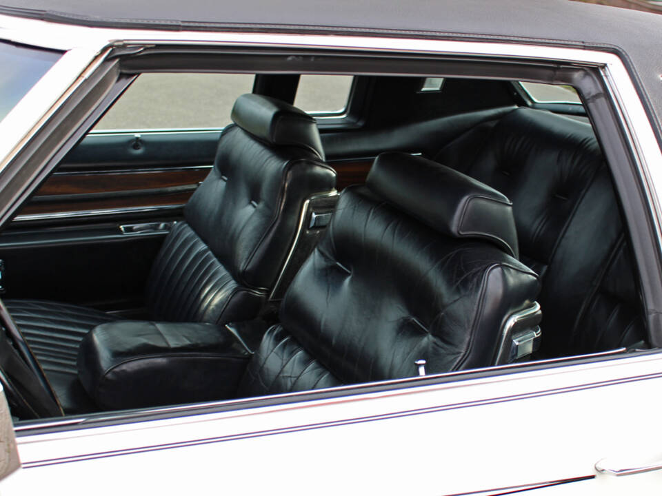 Image 28/35 of Cadillac Fleetwood Eldorado Coupe (1972)