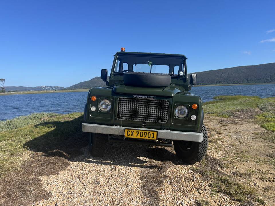Image 5/7 of Land Rover 110 (1989)
