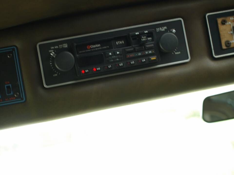 Immagine 98/143 di Dodge B 200 Sportsman (1978)