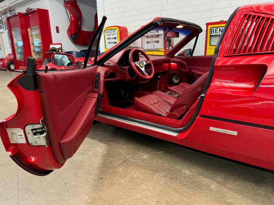 Immagine 8/19 di Ferrari 328 GTB (1988)