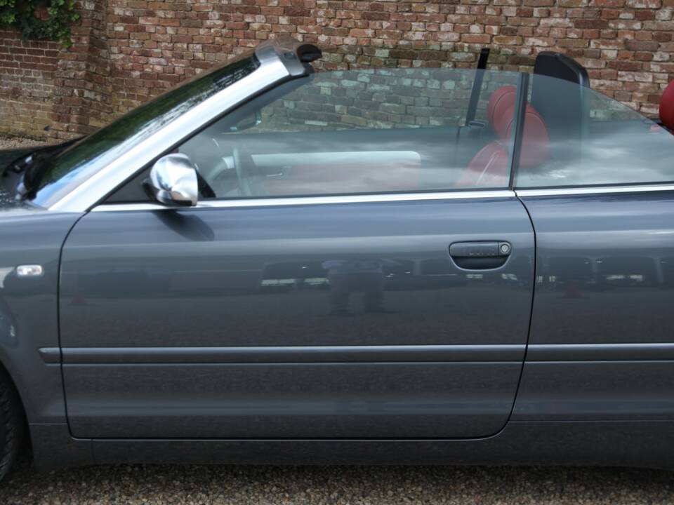 Image 24/50 de Audi S4 (2004)