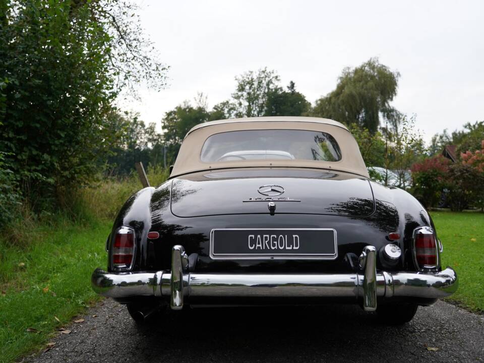 Image 4/12 de Mercedes-Benz 190 SL (1959)