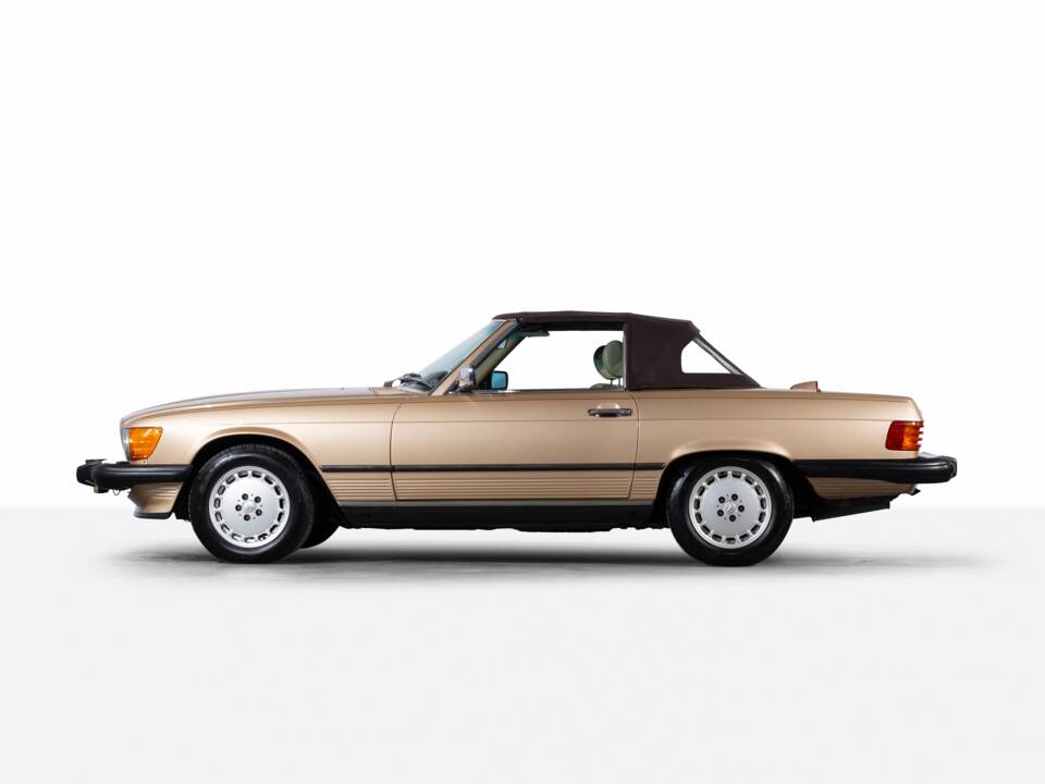 Image 2/47 de Mercedes-Benz 560 SL (1987)