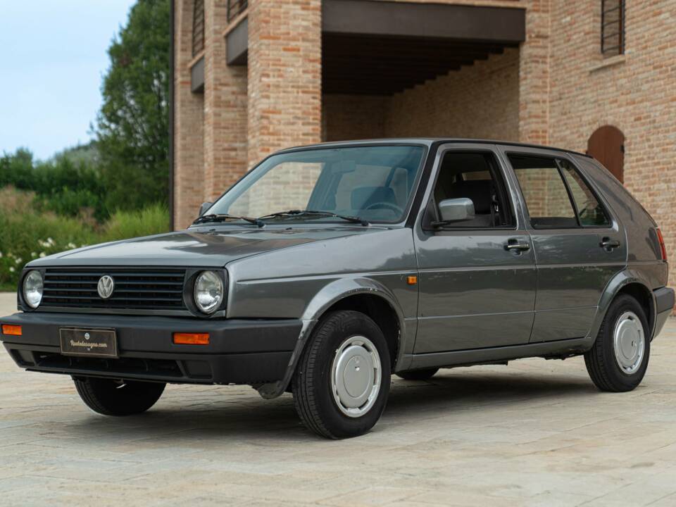 Image 1/42 de Volkswagen Golf Mk I 1.6 (1983)