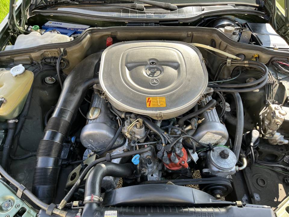 Image 33/50 of Mercedes-Benz 380 SE (1984)