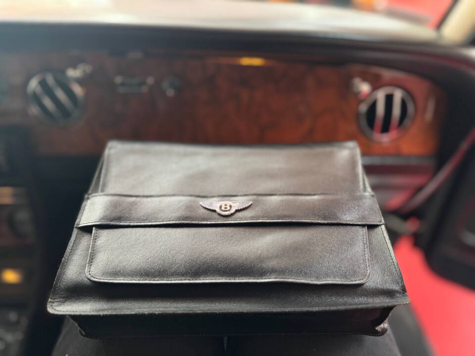 Image 30/37 of Bentley Turbo R (1989)