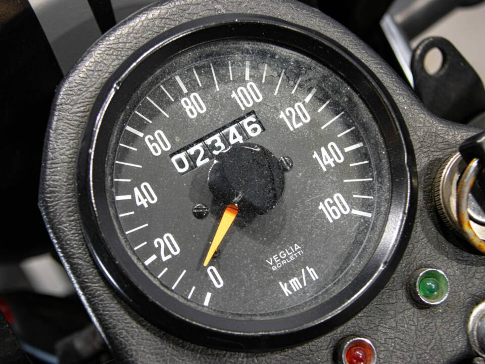 Bild 18/50 von Moto Guzzi V 35 III (1986)