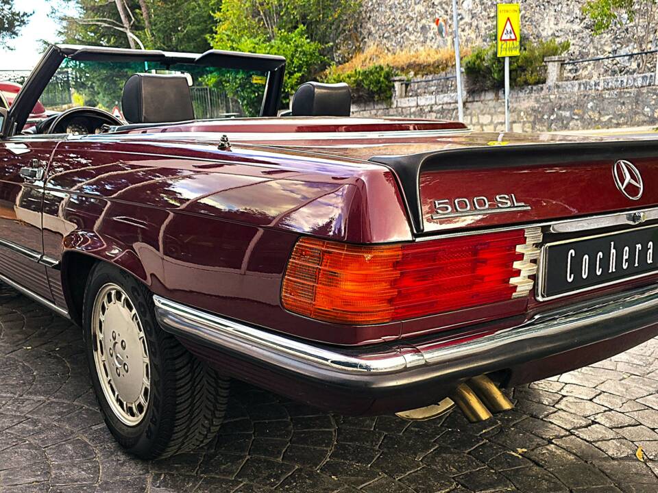 Image 21/34 of Mercedes-Benz 500 SL (1986)