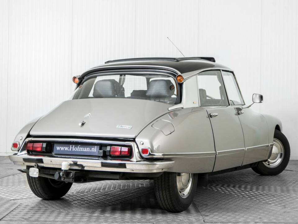 Image 50/50 of Citroën D Spécial (1971)