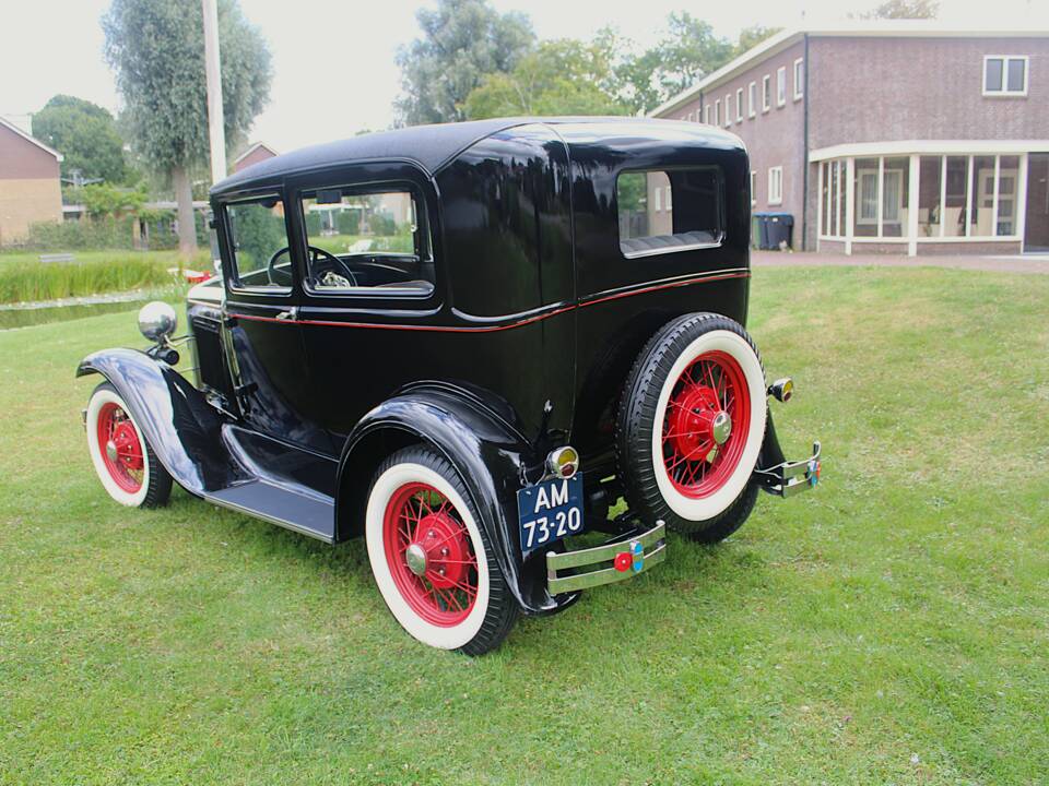 Image 2/55 of Ford Model A Tudor Sedan (1931)