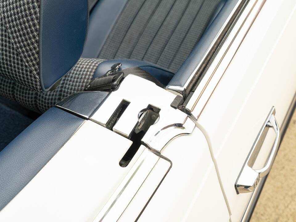 Imagen 38/86 de Mercedes-Benz 280 SL (1977)