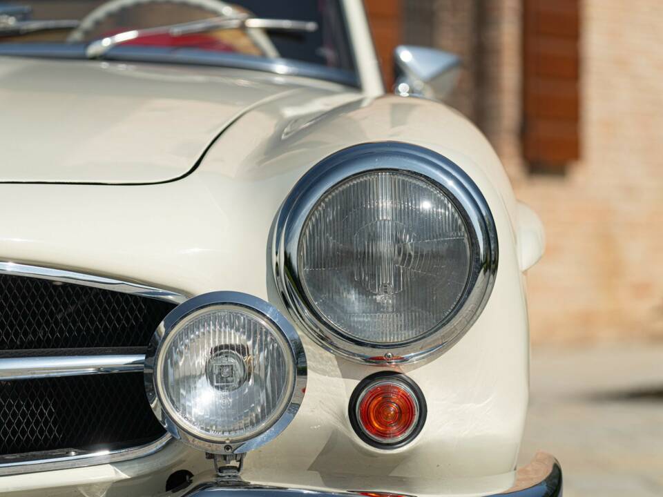 Image 28/50 of Mercedes-Benz 190 SL (1959)
