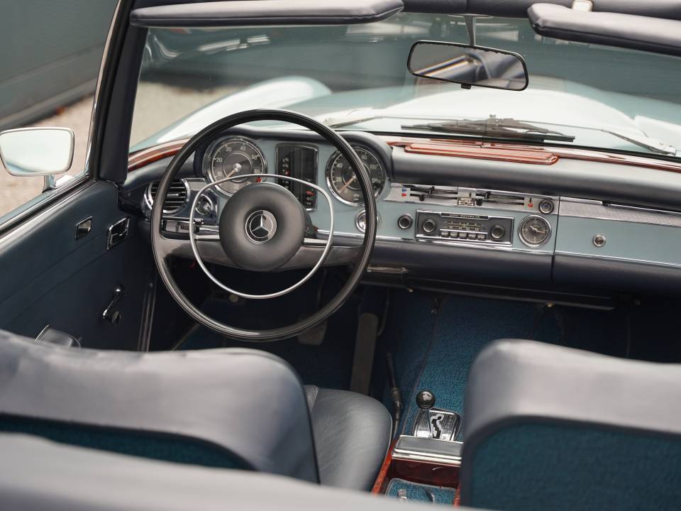 Image 44/50 of Mercedes-Benz 280 SL (1968)