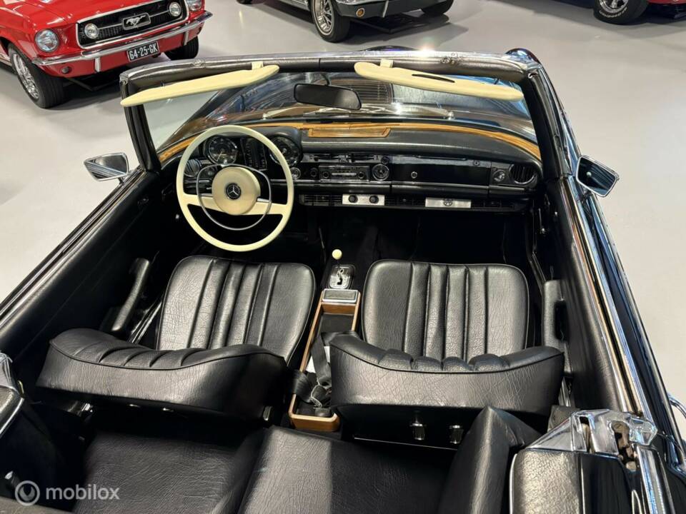 Image 18/19 of Mercedes-Benz 280 SL (1968)