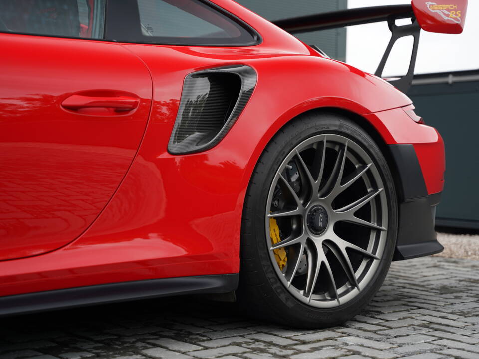 Bild 20/50 von Porsche 911 GT2 RS Weissach (2018)