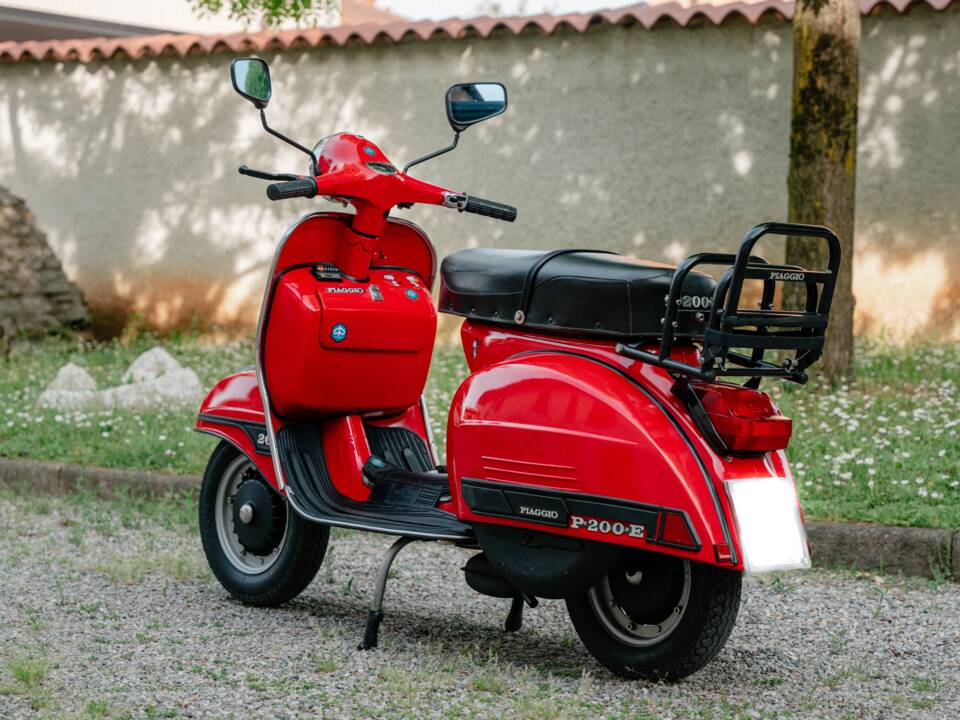Immagine 2/20 di Piaggio Vespa 200 Rally (1974)