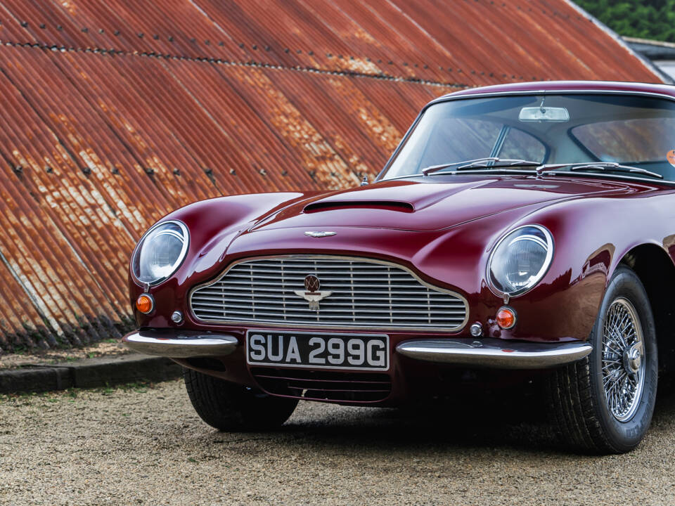 Image 11/30 de Aston Martin DB 6 Vantage (1969)