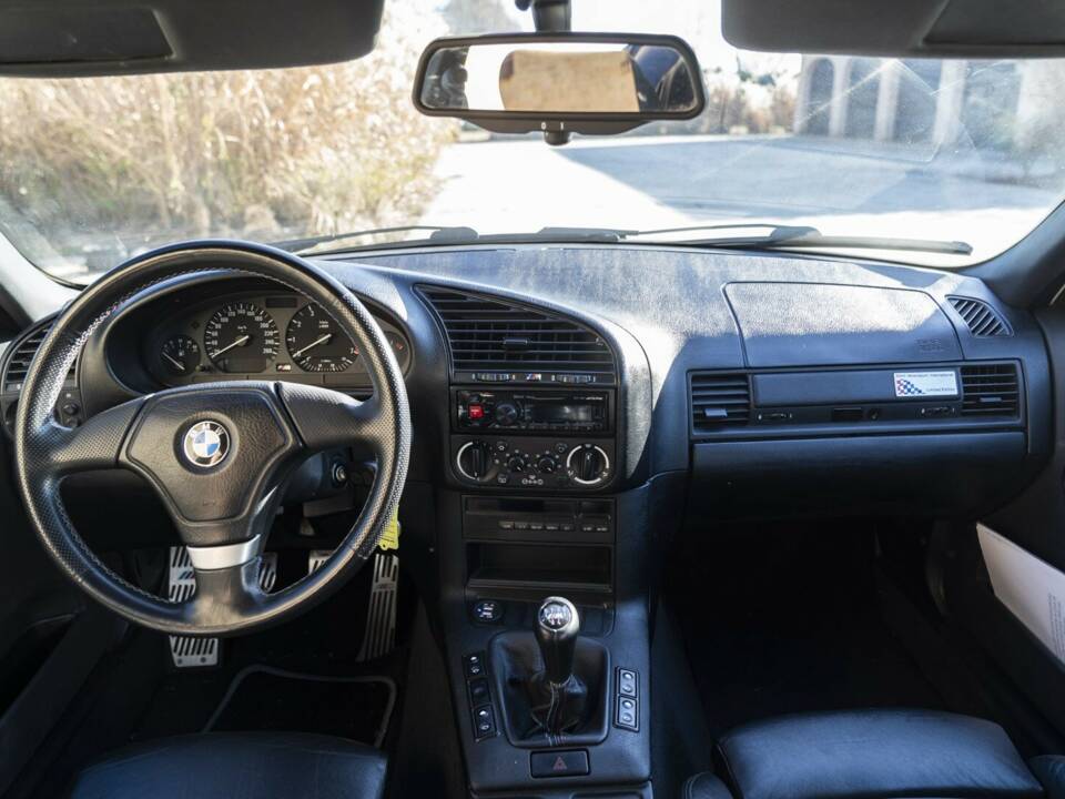 Bild 39/50 von BMW 318is "Class II" (1994)