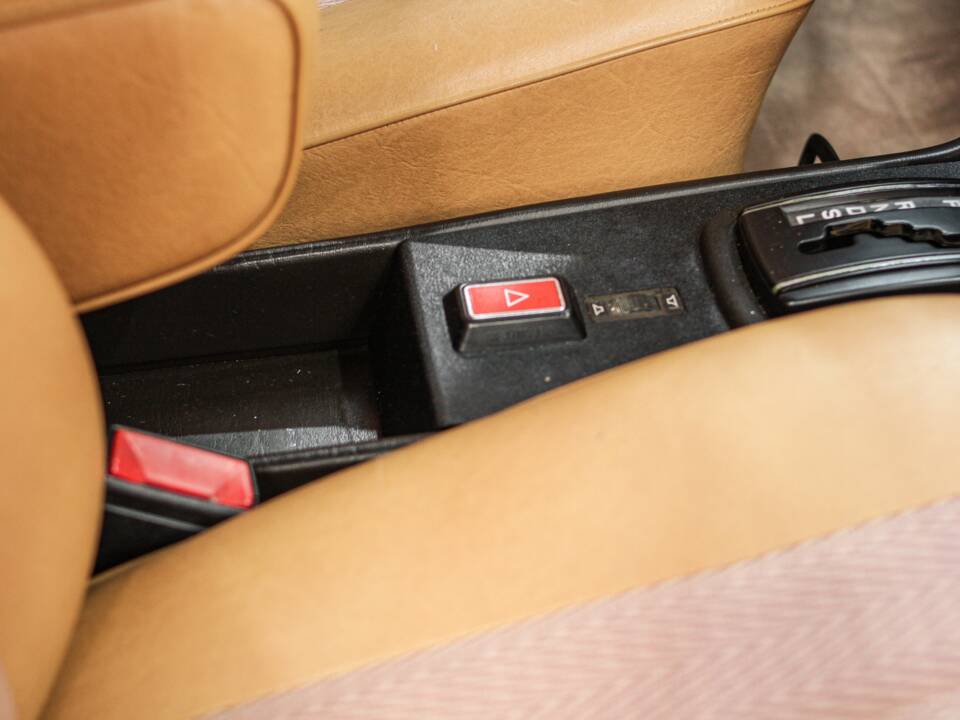 Bild 35/54 von Mercedes-Benz 250 T (1979)