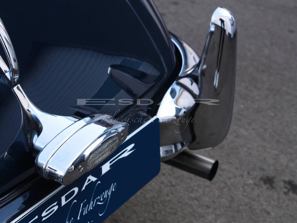 Image 19/24 de Jaguar XK 140 SE OTS (1957)