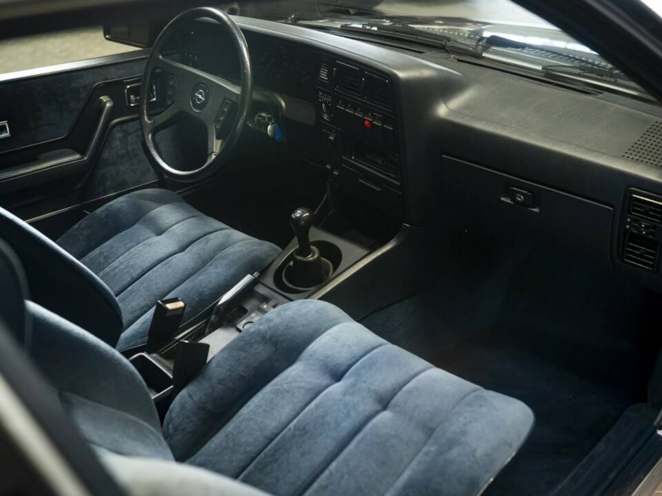 Bild 9/15 von Opel Monza 3,0 E (1983)