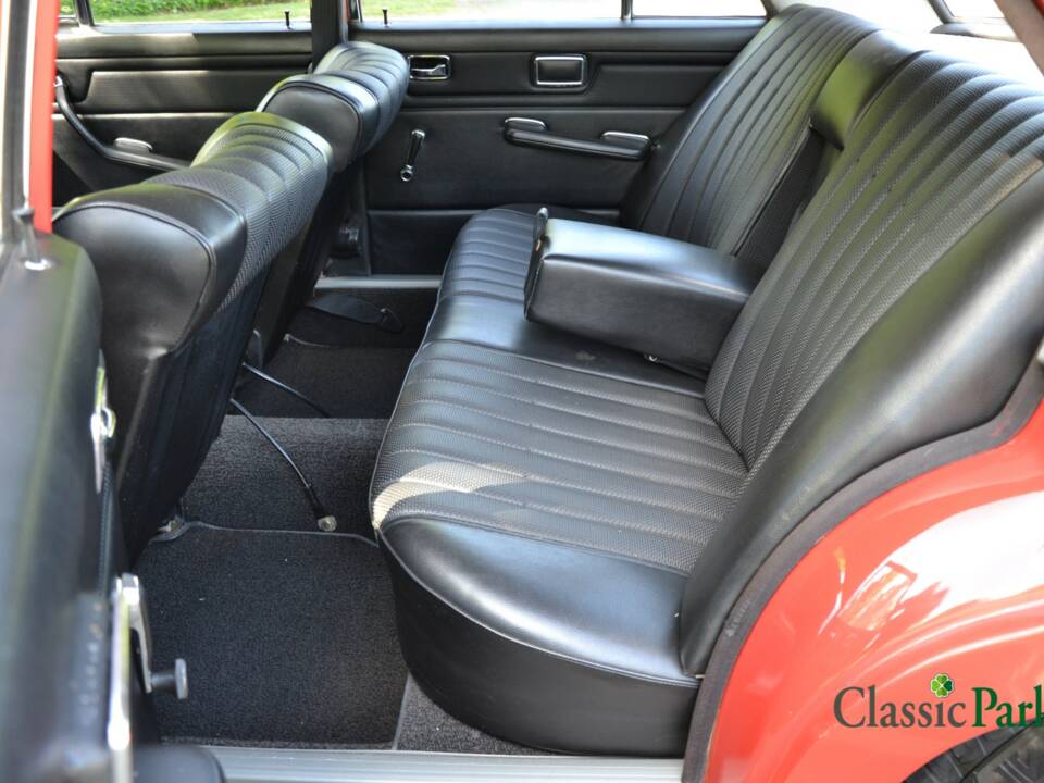 Bild 11/50 von Mercedes-Benz 230/6 (1973)