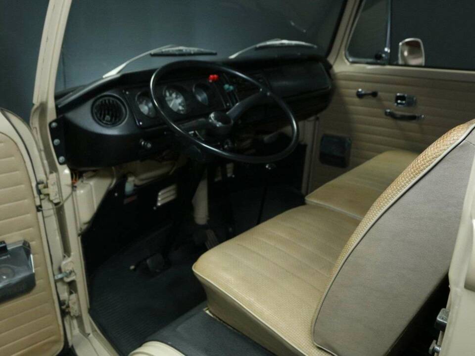 Immagine 13/50 di Volkswagen T2a Westfalia (1969)