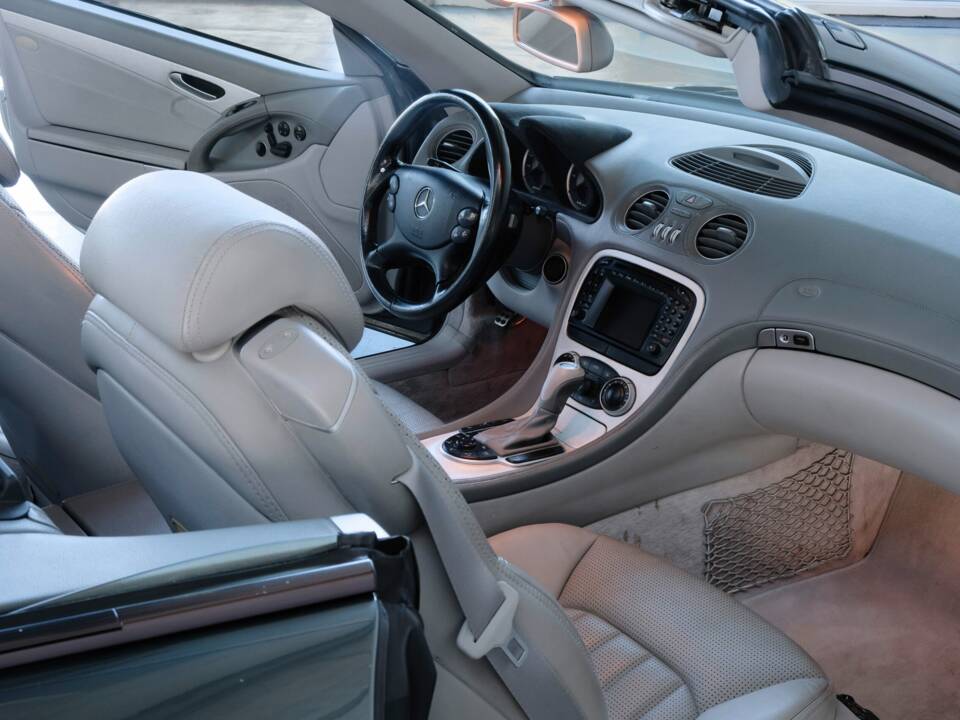 Bild 22/38 von Mercedes-Benz SL 55 AMG (2002)