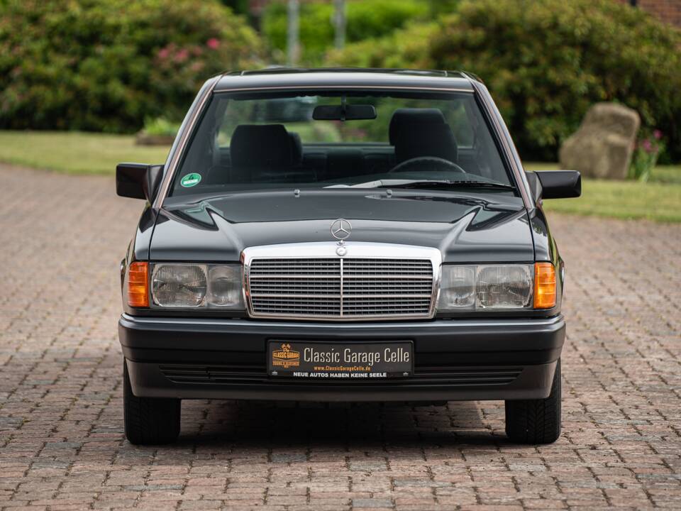Bild 7/74 von Mercedes-Benz 190 E (1990)