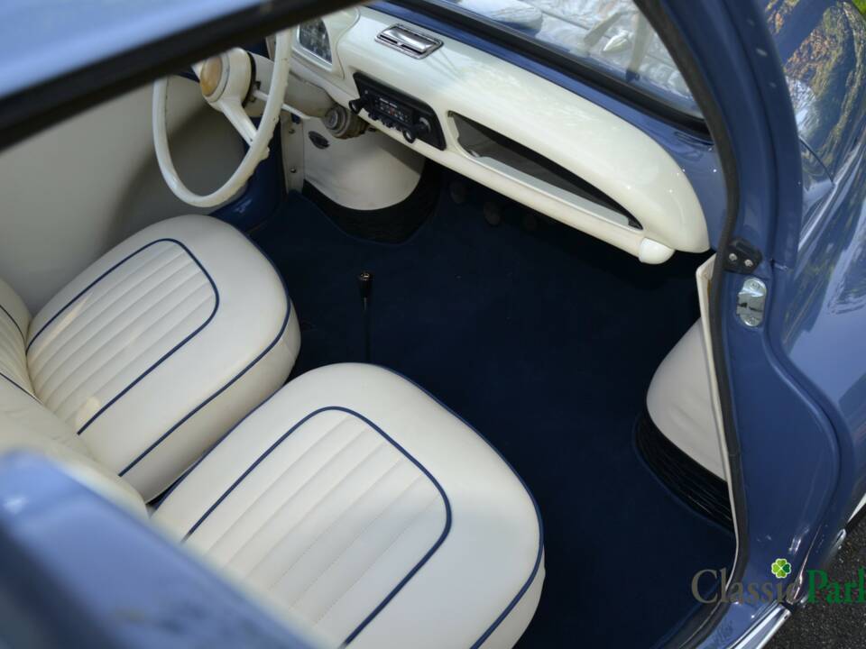 Imagen 32/50 de Renault 4 CV Décapotable (1954)