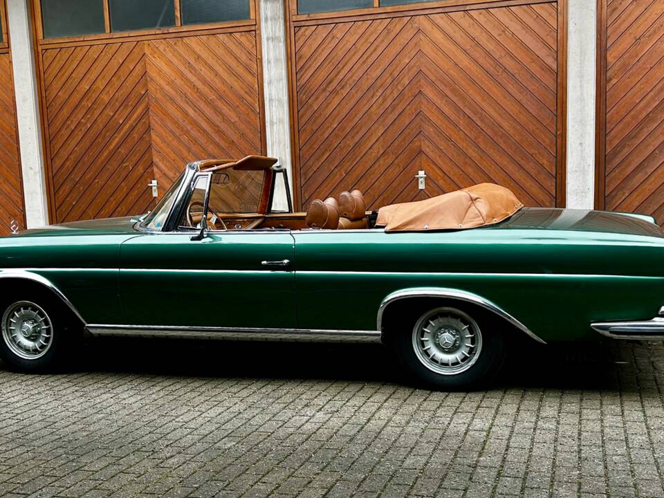 Image 1/15 of Mercedes-Benz 280 SE (1970)