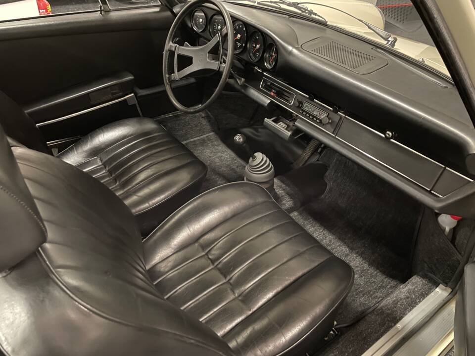 Immagine 23/25 di Porsche 911 2.4 E (1973)