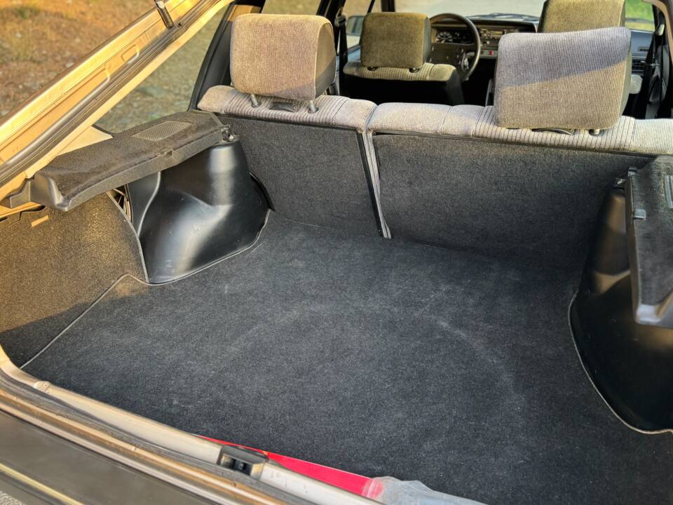 Image 31/57 of Volkswagen Passat 2.0 (1987)