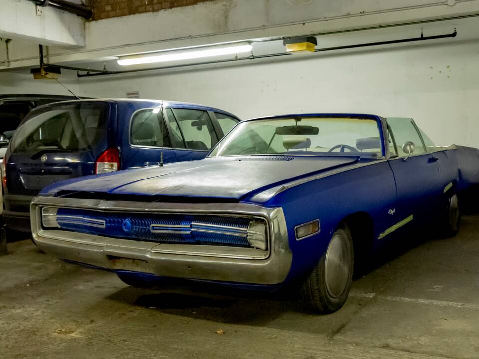 Image 20/50 of Chrysler 300 L (1970)