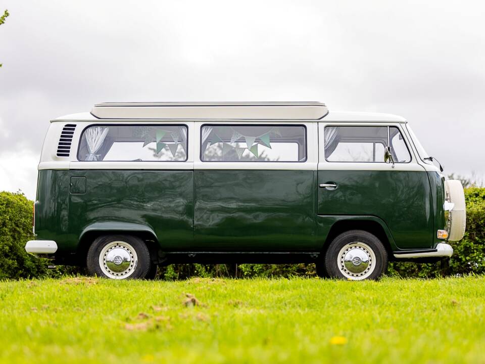 Image 3/50 of Volkswagen T2 Brasil Camper (1972)