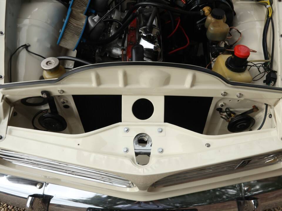 Image 10/50 of Volvo P 123 GT (1969)