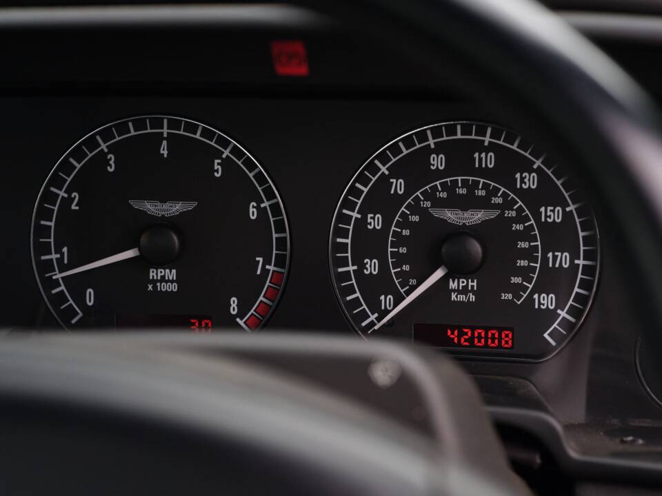 Bild 17/42 von Aston Martin DB 7 Vantage (2001)