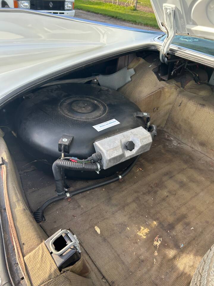 Image 26/56 of Cadillac Sedan DeVille (1959)