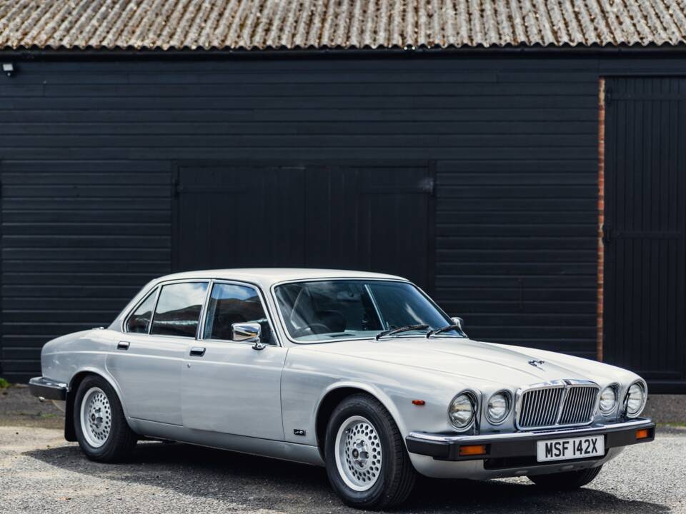 Imagen 12/50 de Jaguar XJ 6 4.2 (1982)