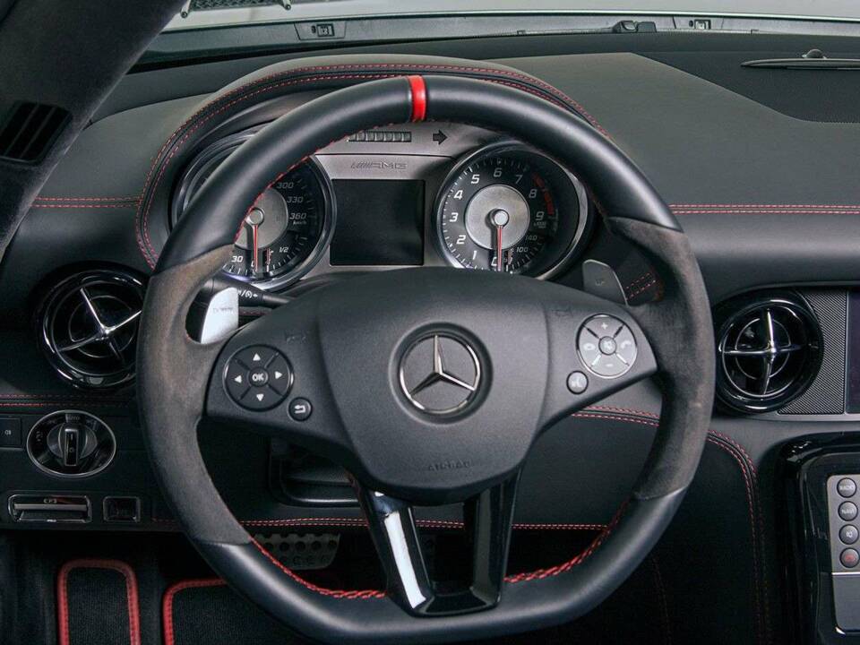 Image 24/31 of Mercedes-Benz SLS AMG GT Roadster (2014)