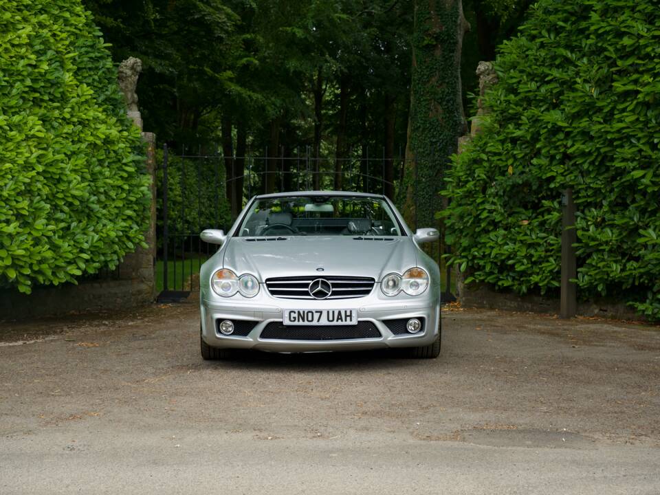 Image 7/23 de Mercedes-Benz SL 55 AMG (2007)