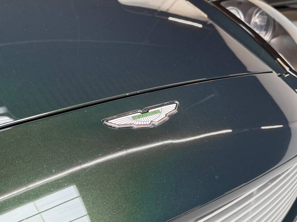 Image 19/43 of Aston Martin V12 Vanquish (2003)